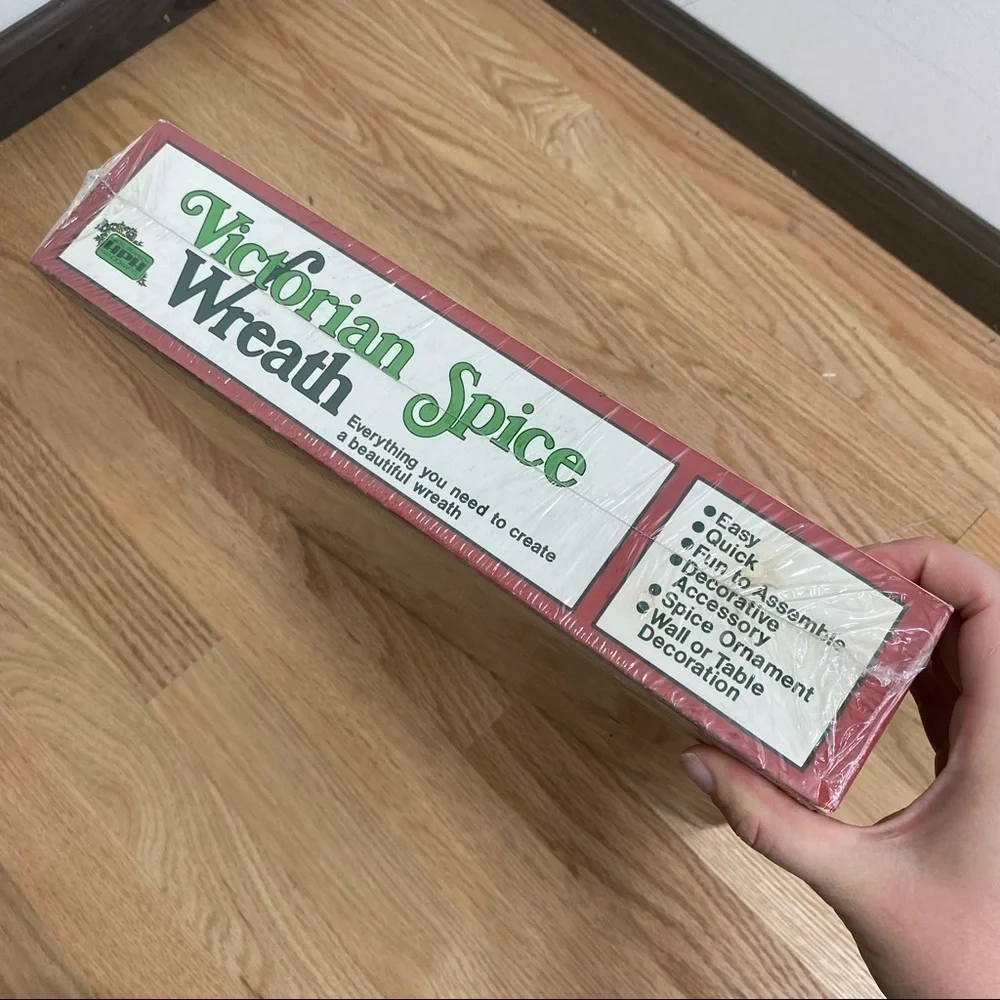 Vintage Christmas Victorian Spice Wreath Craft Kit NEW 19” Diameter